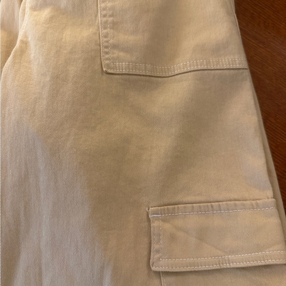 Forever 21 Tan Cargo Jeans with White Stitching - Picture 5 of 6